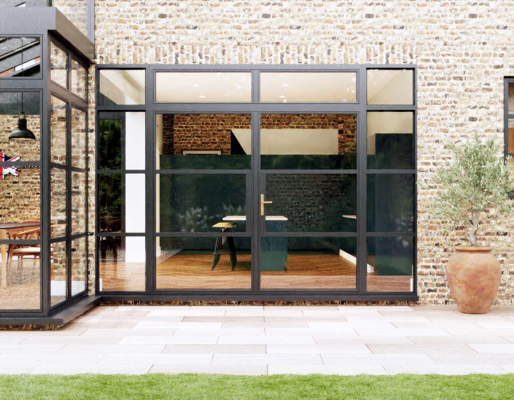 Modern Performance, Traditional Style