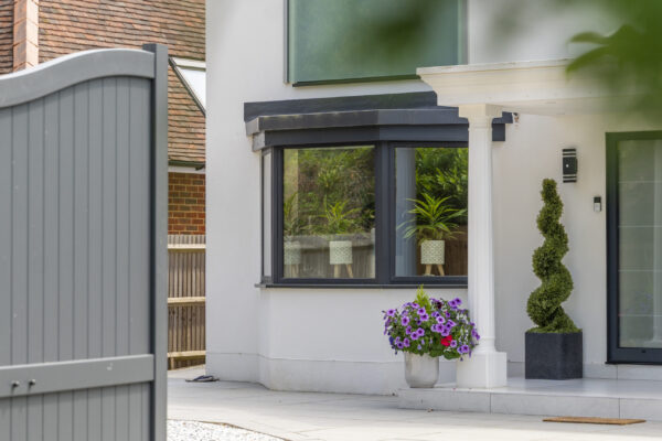 Flexible Configurations From side-hung to tilt-before-turn, fixed lights to multi-light and even French casement options, the 58BW HI range adapts to any project spec.